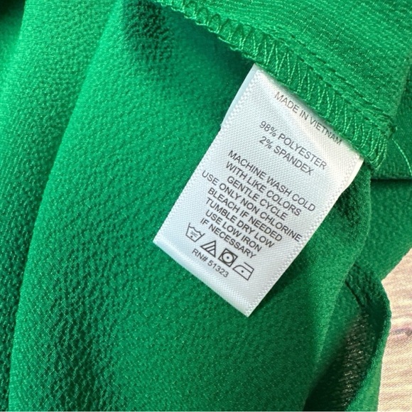 CeCe Blouse Bundle 3 Tops Green Blue White Floral Short Sleeve size small - Picture 8 of 11